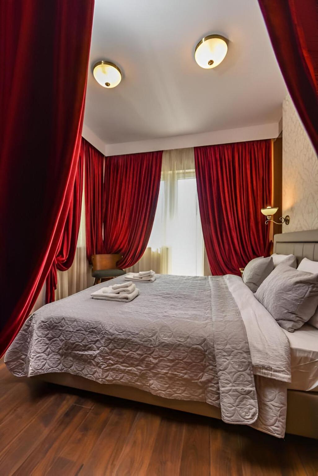 Palace Of Culture 2-Bedroom Retreat On Skobelev Blvd Sofia Exterior photo